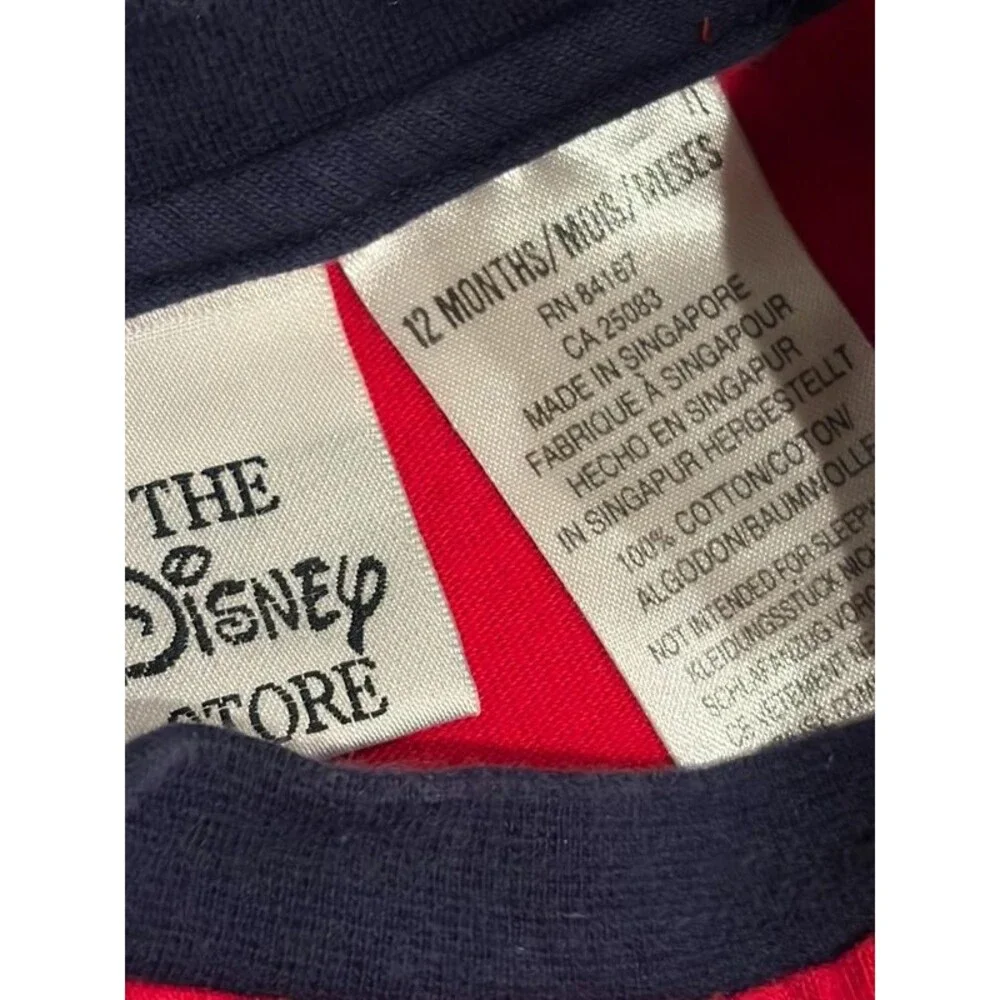 Vintage Disney store outfit  shorts and t shirt